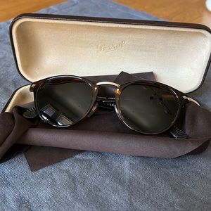 Persol Typewriter Brown Tortoise sunglasses 3108S size 40-22